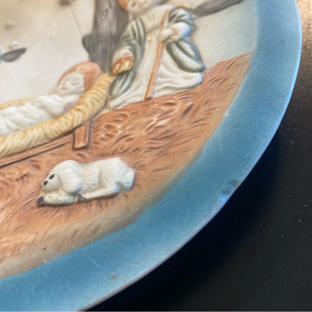 Nativity Scene Decorative Plate - Picture 2 of 6